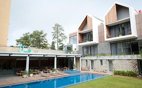 Facade Hotel By Azana